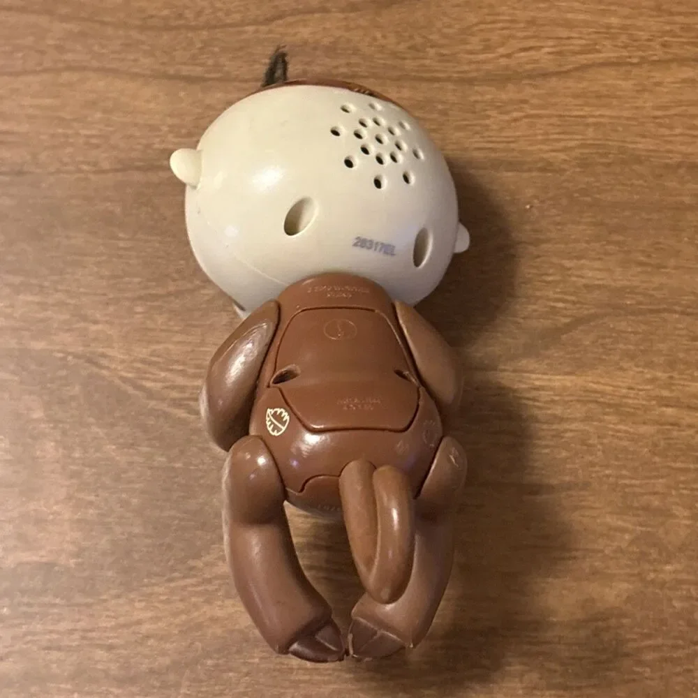 WowWee Fingerlings Kingsley Baby Sloth Brown Interactive Baby Pet Monkey Toy Fig
